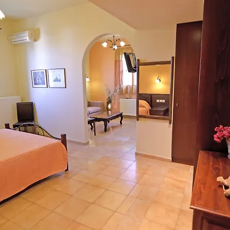 ミノス ペンション 3*