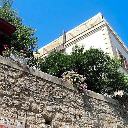 Pensjonat Minos 3*