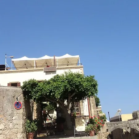 Minos Guest house