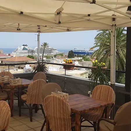 بيت ضيافة Minos Rhodes City